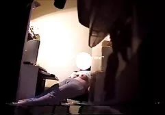 黒レズビアンは、ソファの上に口頭性を実行 女性 クリトリス 動画