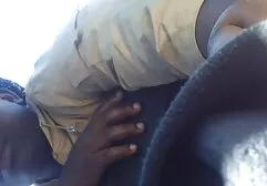 彼のフェラーリの駐車場で男を吸って金髪 女 教師 中出し 動画