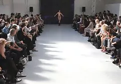 巨乳にスティックとザーメンを投げる アダルト 動画 無料 女