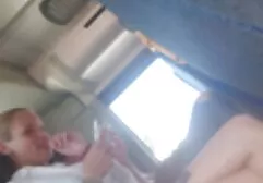 地下鉄で見知らぬ人のために健康であるゲイの厄介なコックを吸う 女の子 オナニー 動画 無料