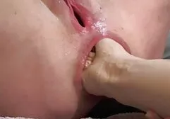 魅力的な古い先生のキャップシニアに陰茎と自動的にそれを置く 女性 えっち 動画 無料