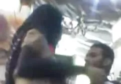 女の子吸二cocksを通じて穴の壁 女の子 動画 エッチ