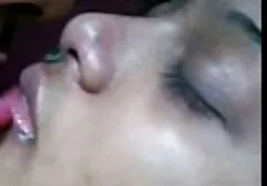 雌牛は、ロシアのウッドマンの鋳造のすべての穴で群衆と性交する 女 裸 sex 動画