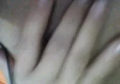 お茶とボトルの中のナッサル 女性 動画 アニメ